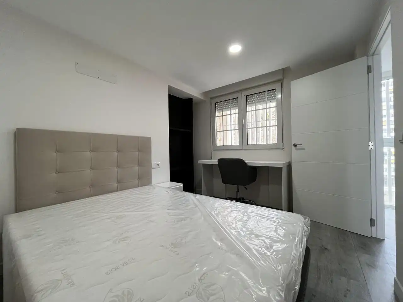 Habitación de Apartamento en venta en Alicante / Alacant con Aire acondicionado, Terraza y Amueblado