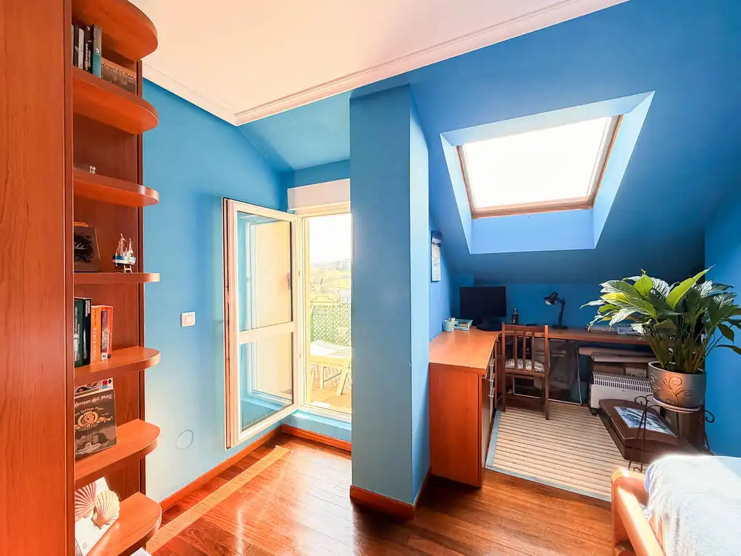 Habitación de Piso en venta en Santa Cruz de Bezana con Calefacción, Terraza y Trastero
