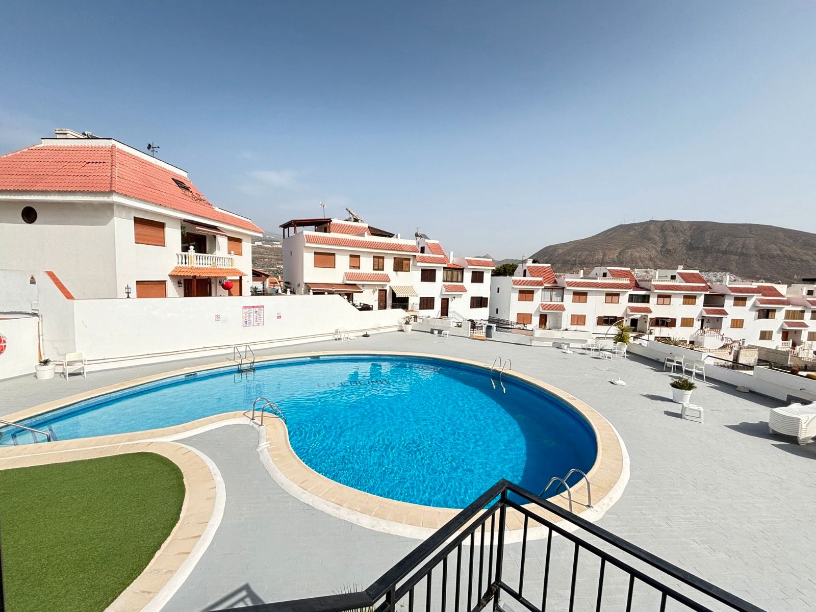 Schwimmbecken von Wohnung zur Miete in Arona mit Terrasse, Abstellraum und Schwimmbad
