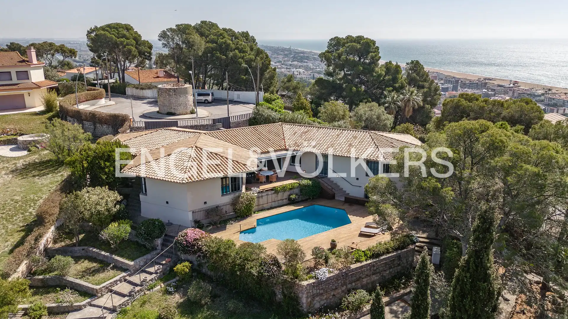 Vista exterior de Casa o xalet en venda en Castelldefels amb Aire condicionat, Calefacció i Jardí privat