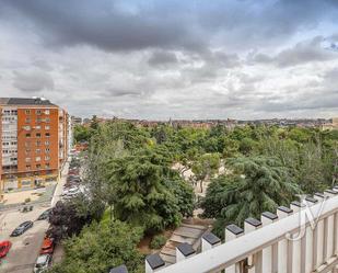 Exterior view of Attic to rent in  Madrid Capital  with Air Conditioner, Heating and Oven