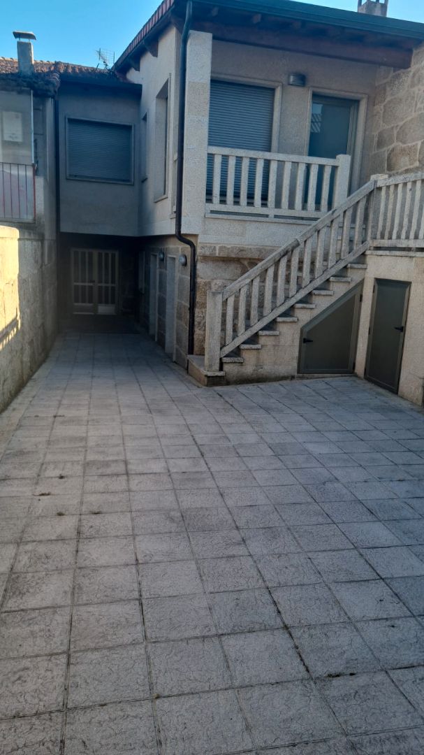 Terrassa de Casa o xalet en venda en Ourense Capital  amb Calefacció, Terrassa i Traster