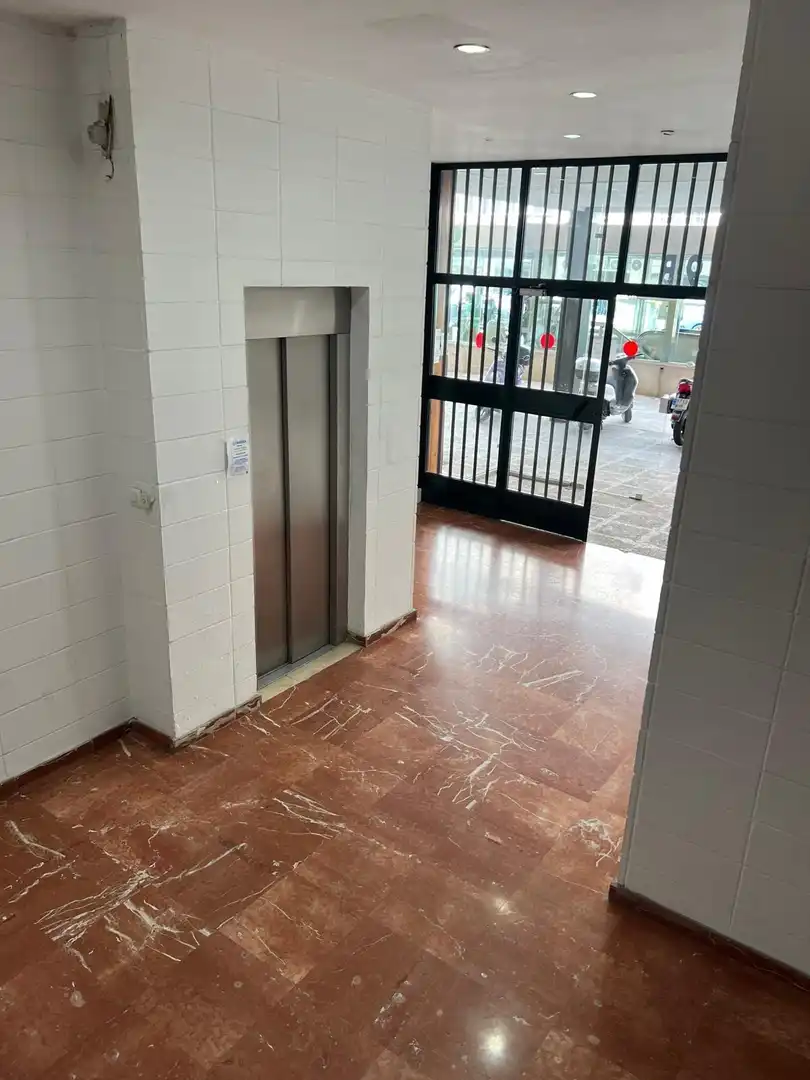 Office for rent in Sevilla  with Air Conditioner