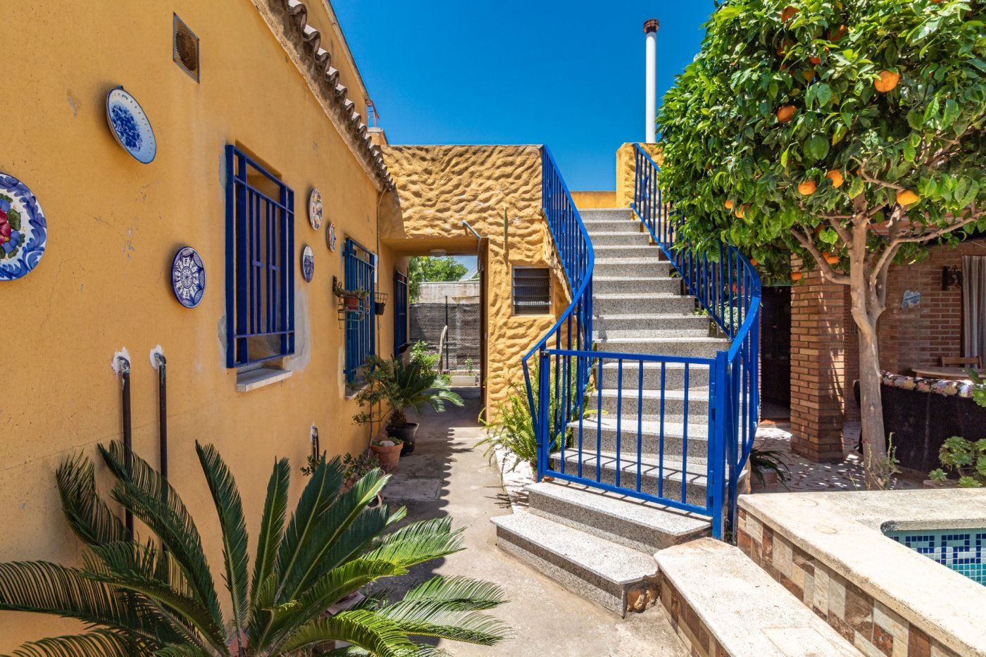Exterior view of House or chalet for sale in Burriana / Borriana  with Private garden, Terrace and Storage room