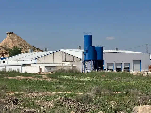 Vista exterior de Nave industrial en venta en Fraga