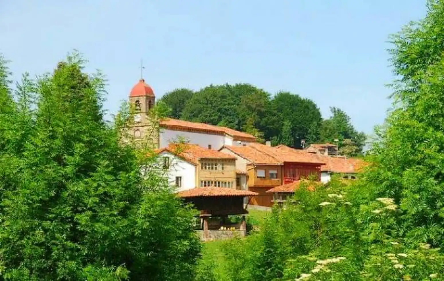 Vista exterior de Casa o chalet en venta en Cabranes con Parquet