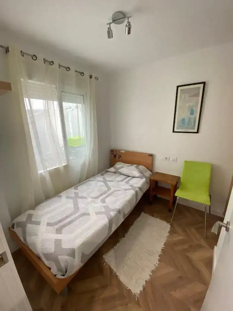 Schlafzimmer von Wohnung zur untervermieten in Reus mit Parkett, Möbliert und Ofen