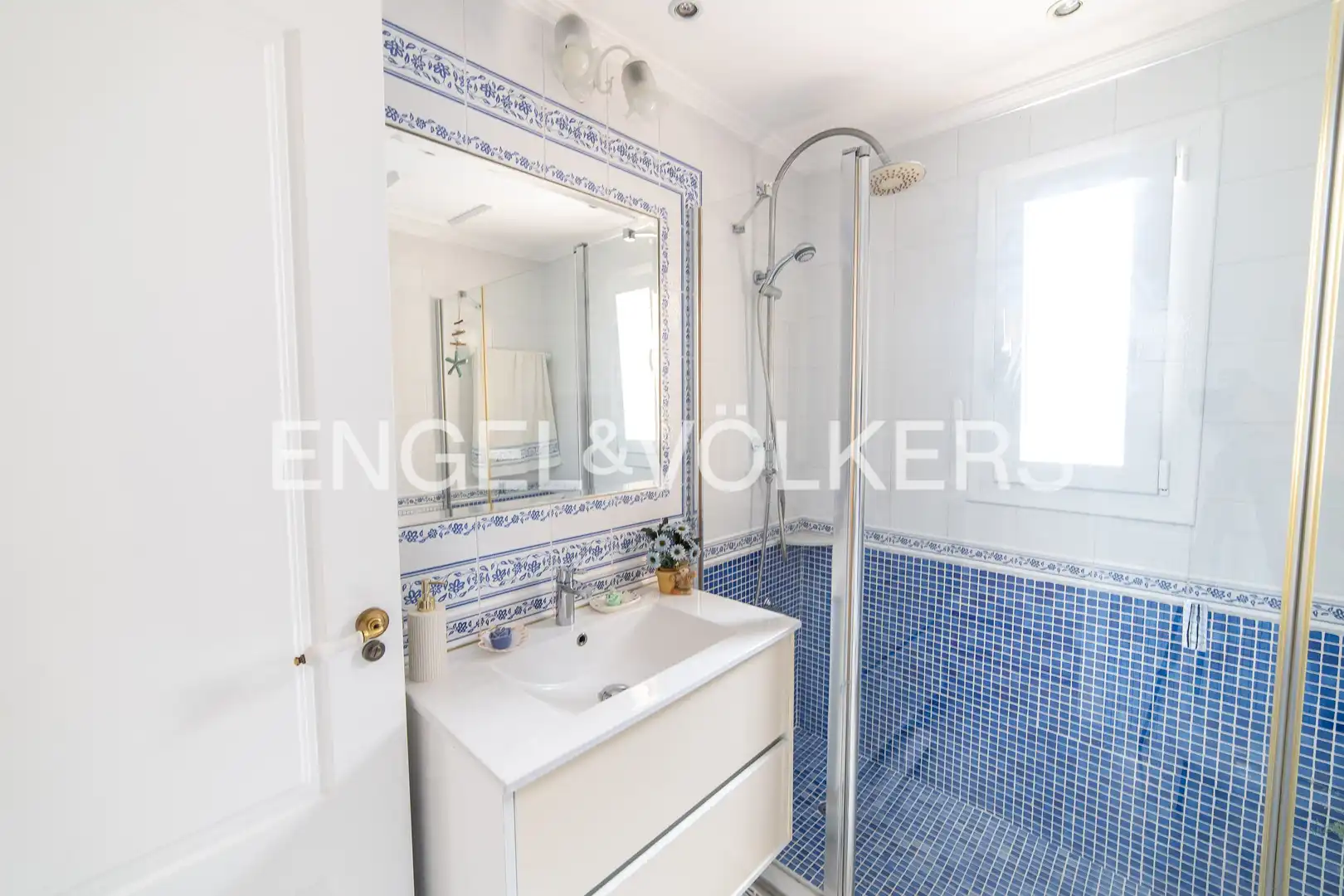 Bathroom of Country homes for sale in San Fernando  with Heating, Private garden and Swimming Pool