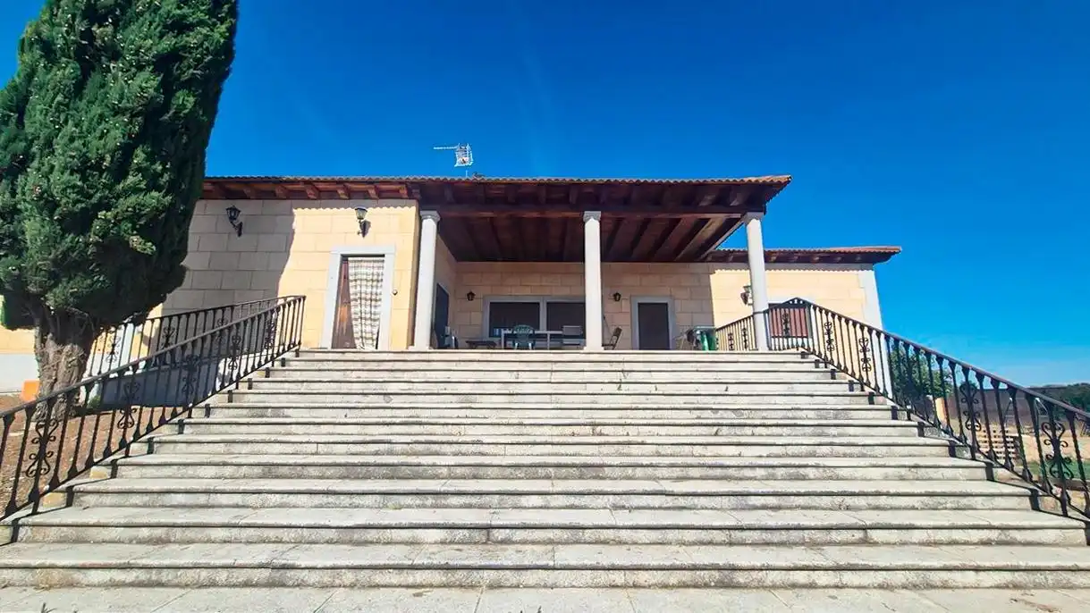 Vista exterior de Casa o chalet en venta en Ledesma