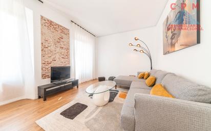 Living room of Flat to rent in  Madrid Capital  with Air Conditioner and Balcony