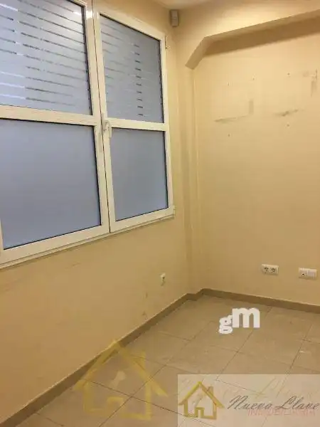 Dormitori de Oficina de lloguer en Lugo amb Aire condicionat