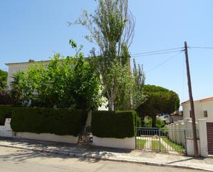 Vista exterior de Casa adosada de lloguer en El Vendrell amb Terrassa i Balcó