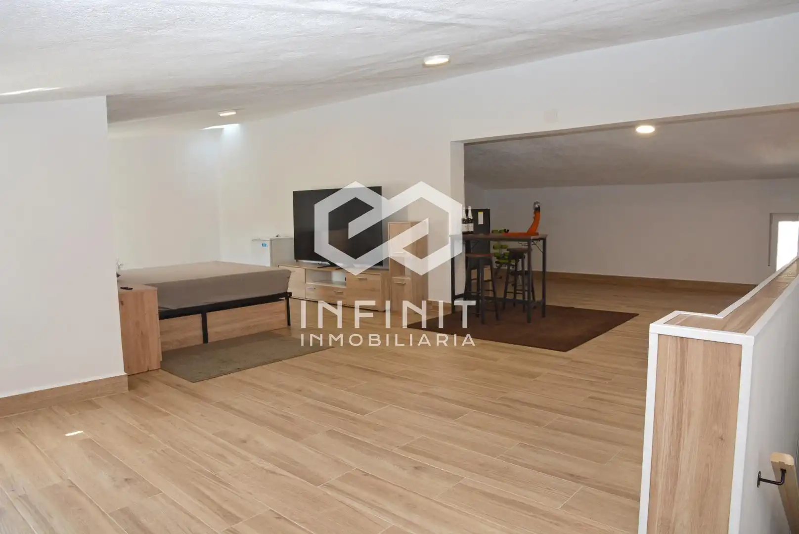 Houses for sale in Mazuecos  with Air Conditioner and Balcony