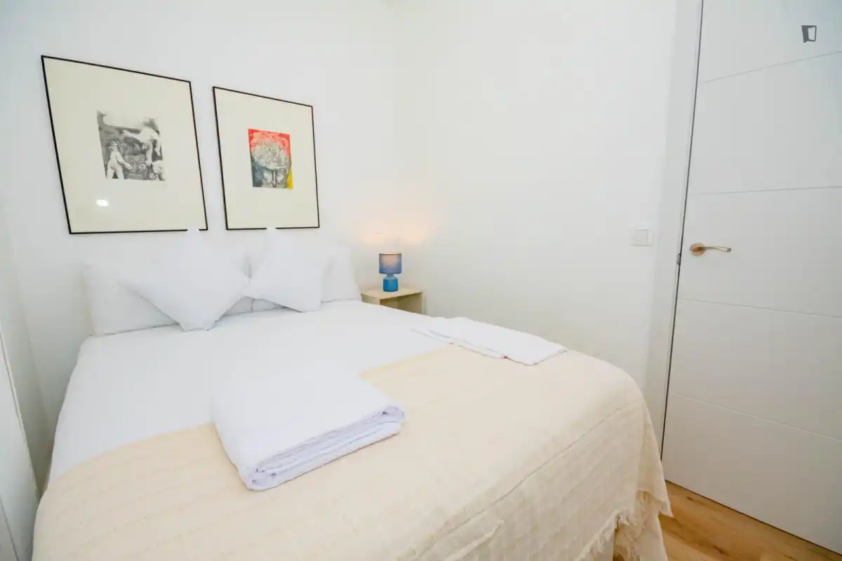Schlafzimmer von Wohnungen zur Miete in Madrid mit Klimaanlage, Möbliert und Waschmaschine