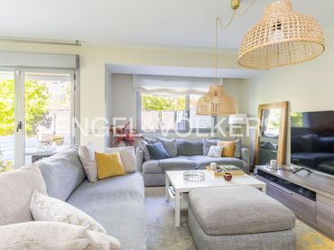 Casa a schiera con piscina in vendita a Valenoso