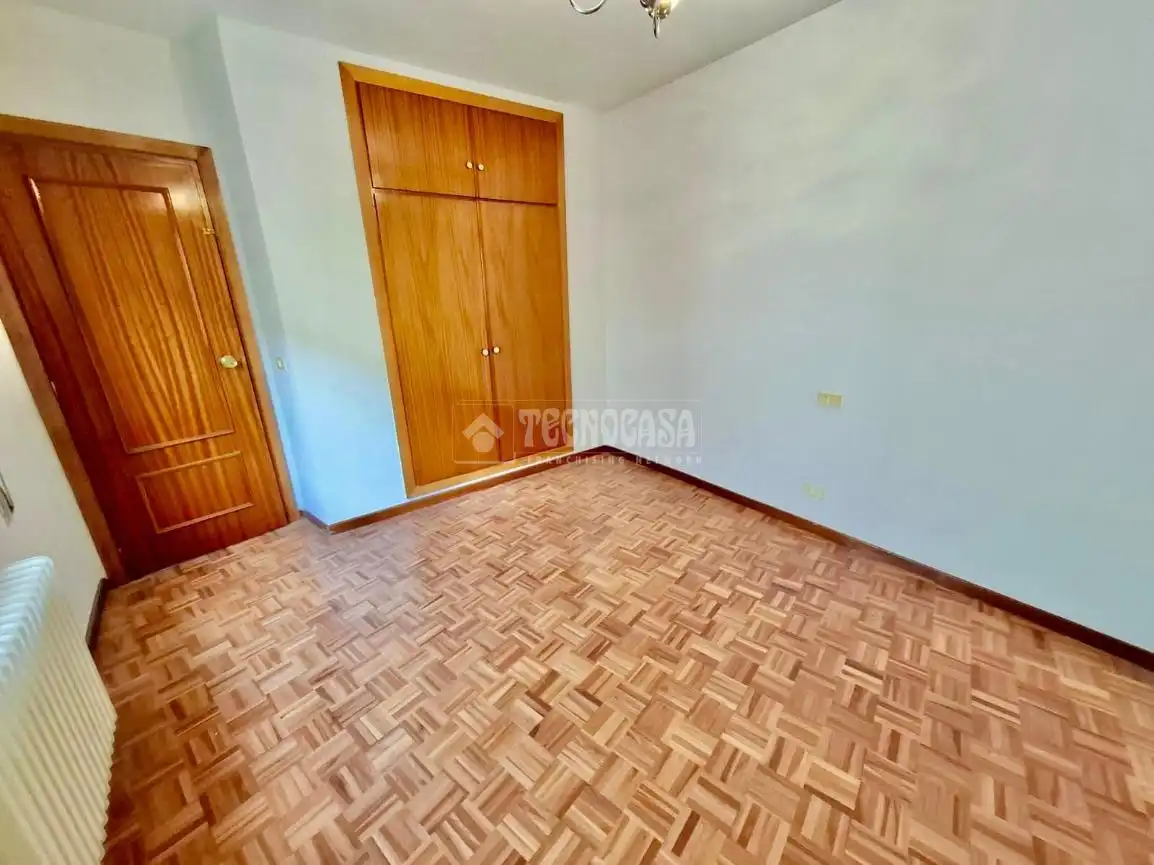Habitación de Piso en venta en Ávila con Calefacción