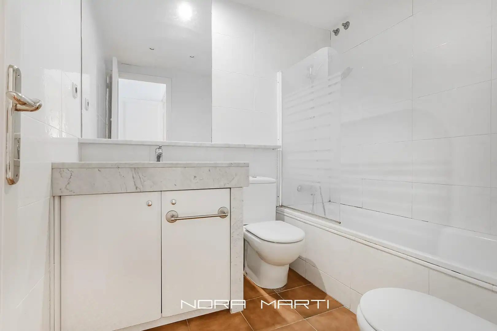 Baño de Casa o chalet en venta en Esplugues de Llobregat con Jardín privado, Piscina y Alarma