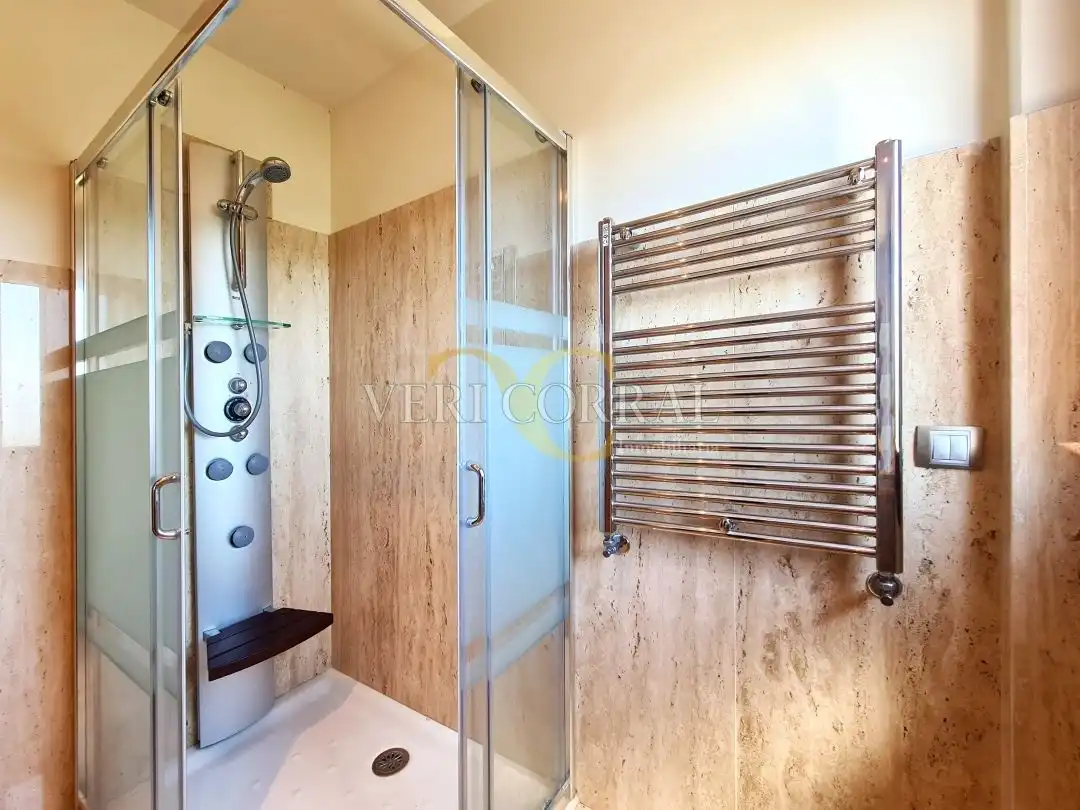 Baño de Casa o chalet en venta en Oviedo  con Calefacción, Jardín privado y Terraza