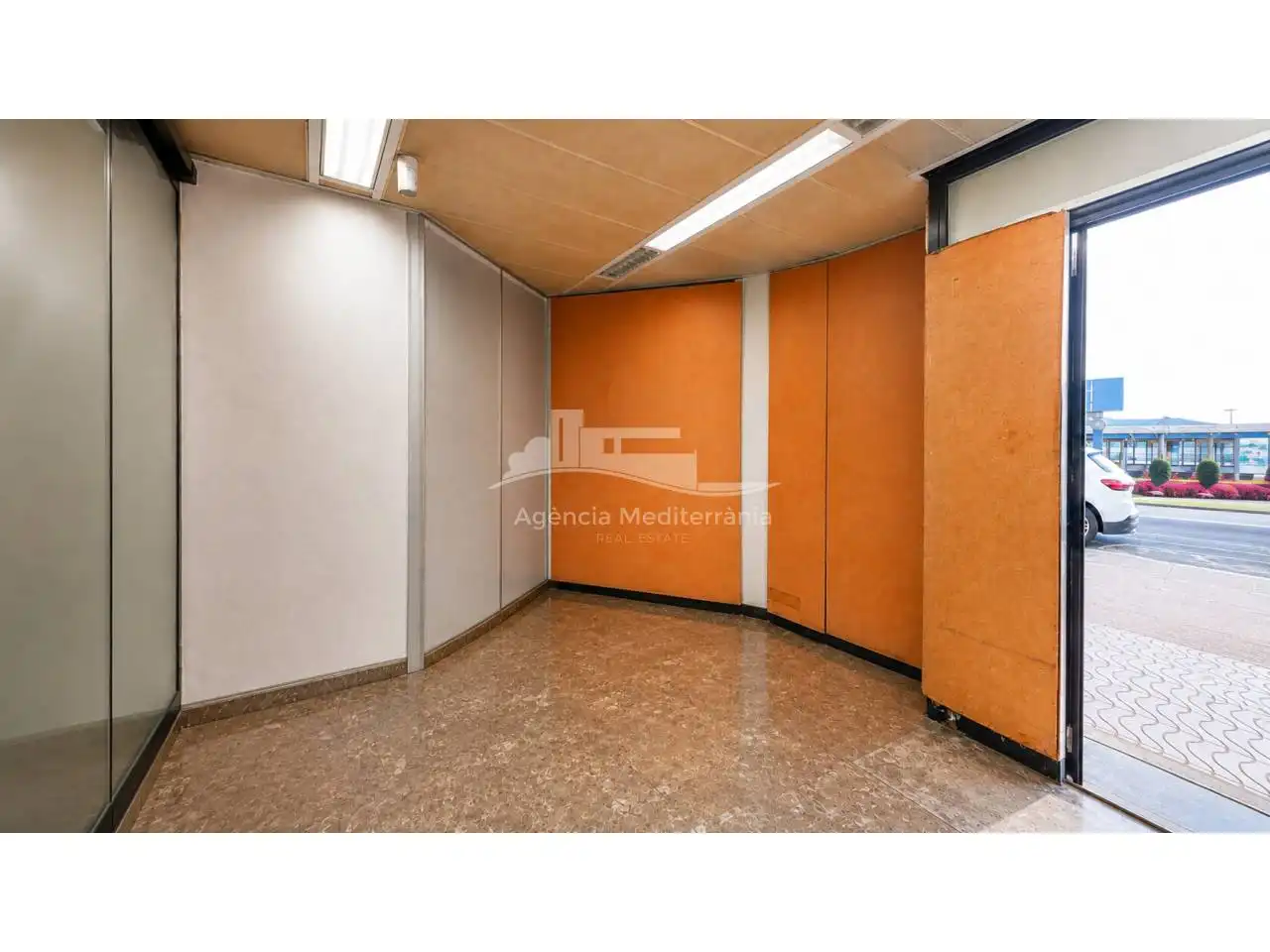 Local comercial en venta en Avenida Once de Septiembre, imagen 6