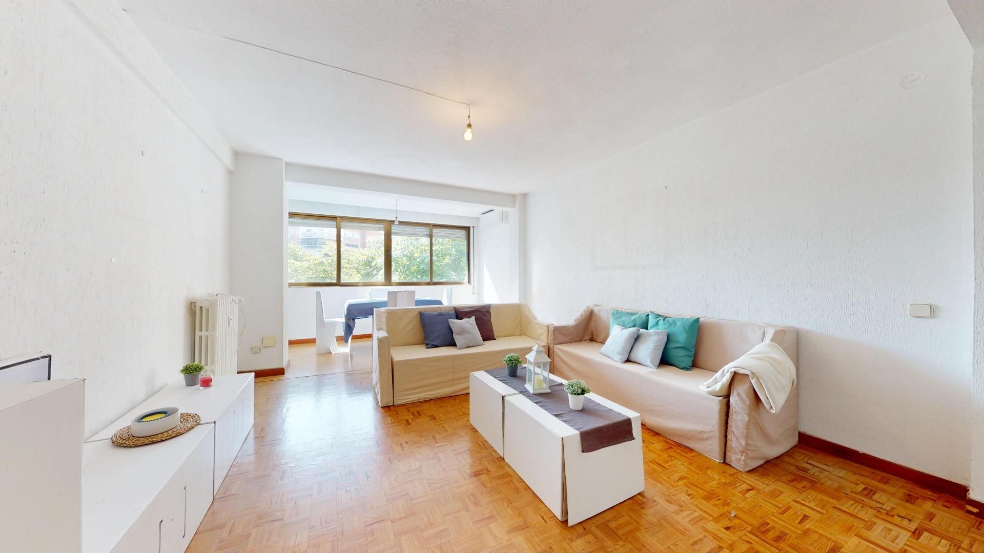 Sala de estar de Piso en venta en  Madrid Capital con Aire acondicionado, Calefacción y Parquet