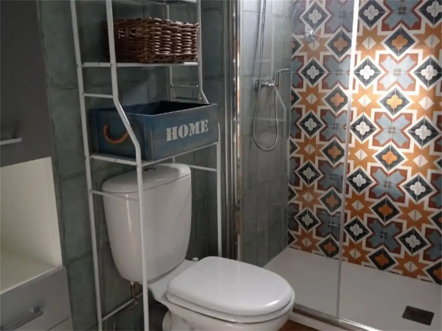 Bathroom of Apartments for rent in Laxe, A Coruña