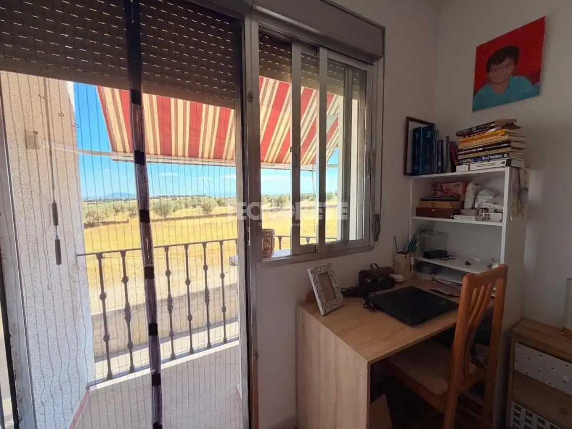 Casa adosada en venda en Oropesa amb Balcó