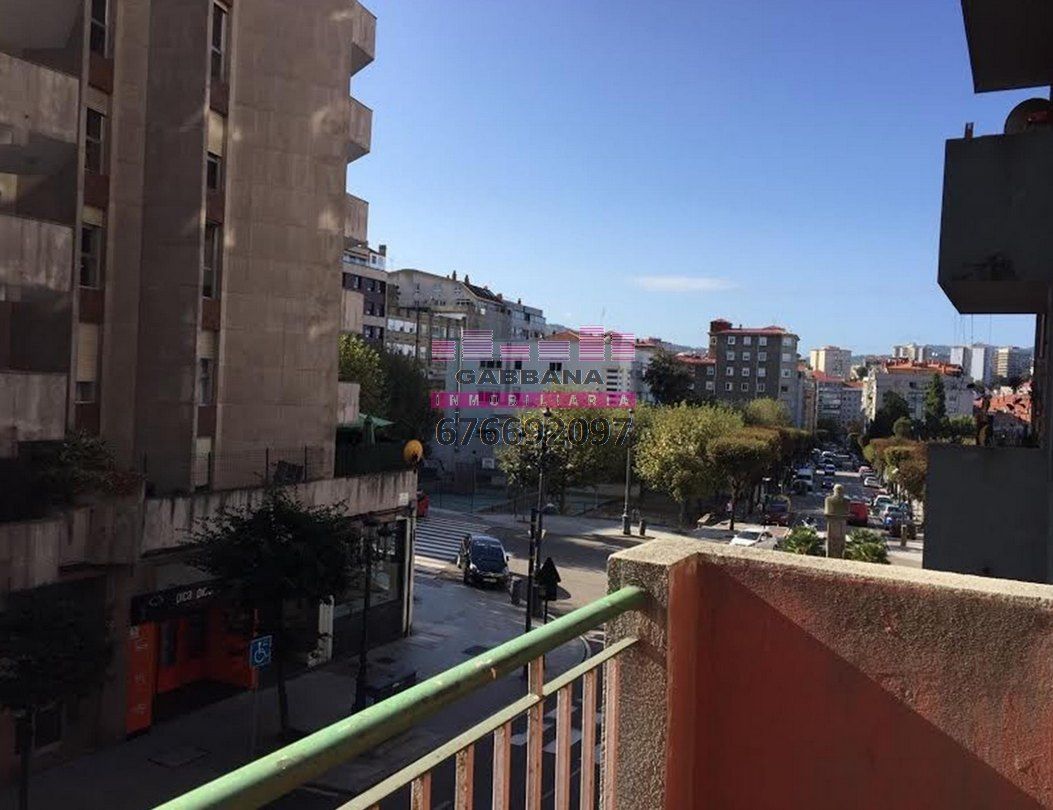 Flat to rent in Rúa do Conde de Torrecedeira, Berbés - Peritos