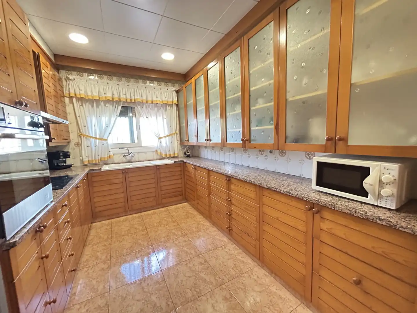 Cocina de Casa o chalet en venta en Viladecans con Aire acondicionado, Calefacción y Jardín privado
