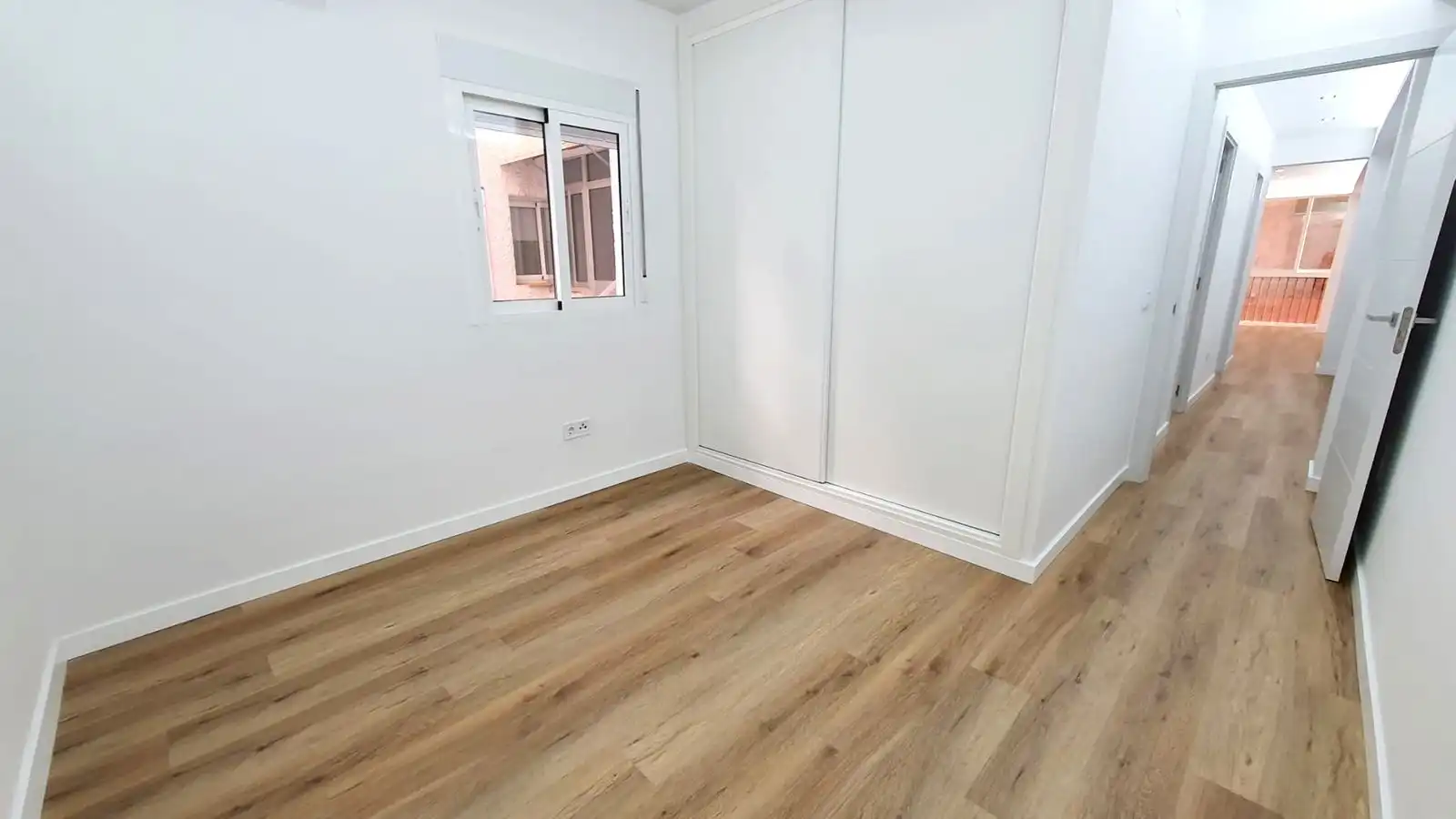 Habitación de Piso en venta en Fuengirola con Aire acondicionado, Parquet y Terraza