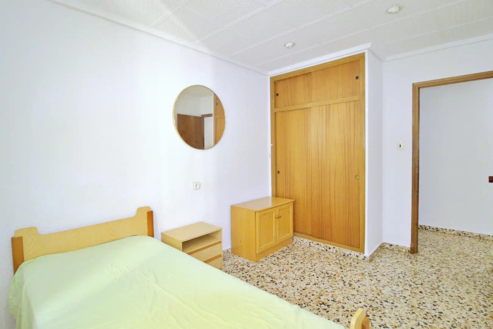 Schlafzimmer von Dachboden zum Verkauf in Elche / Elx mit Terrasse und Balkon