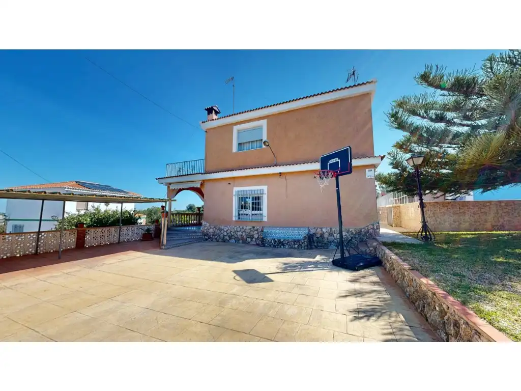 Exterior view of Houses for sale in Montserrat  with Air Conditioner, Private garden and Terrace