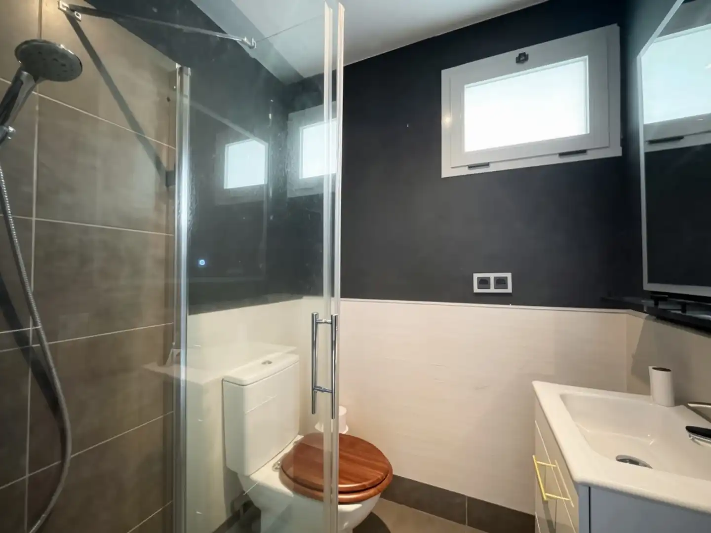Bathroom of Flat for sale in El Rompido, Huelva