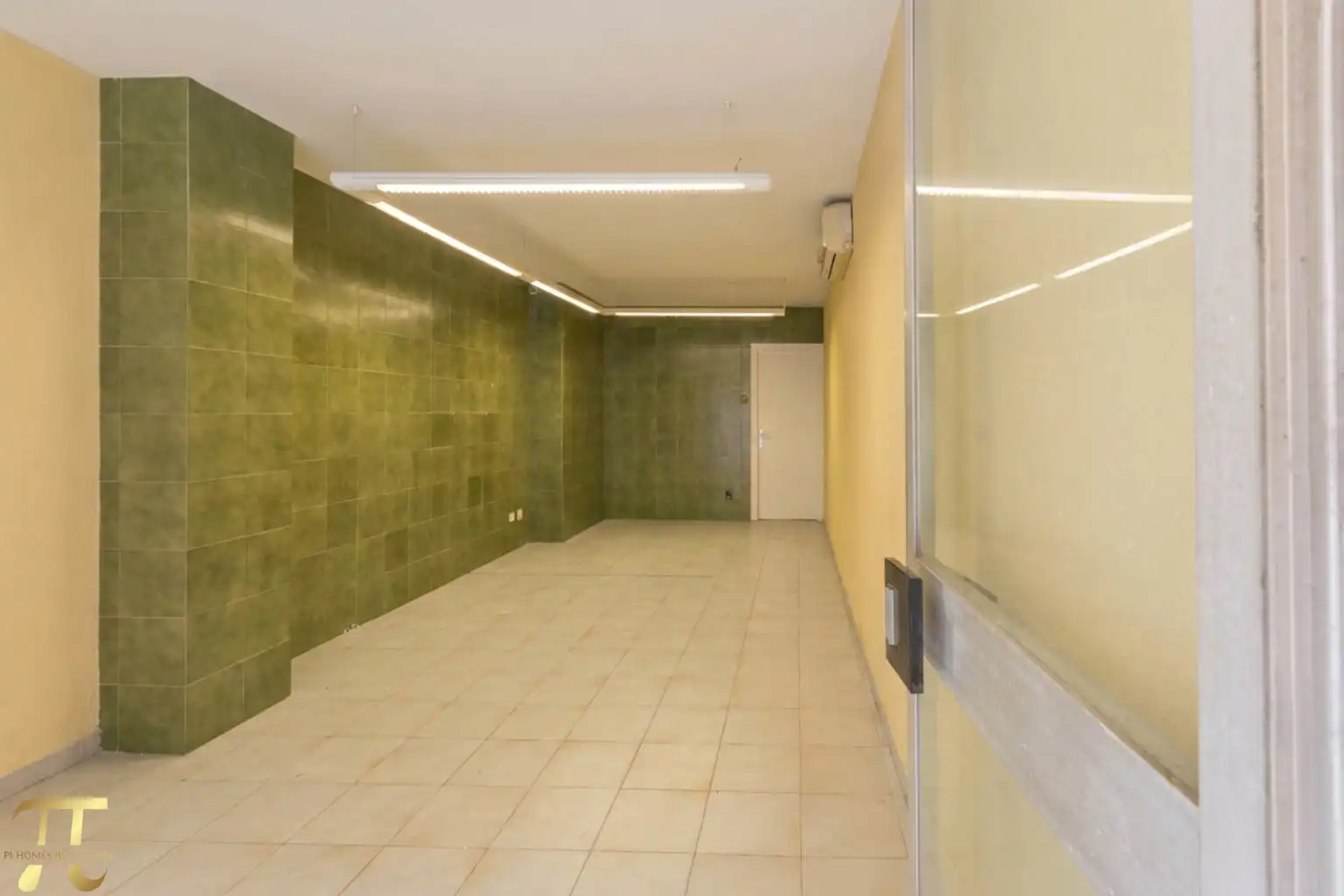 Local comercial en venda a Berga, imagen 2