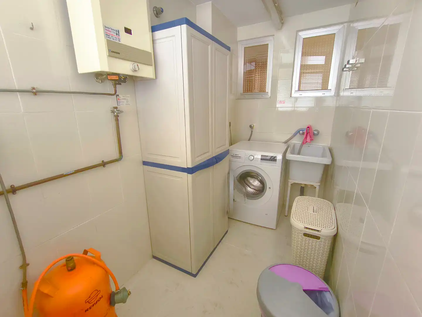 Bathroom of Flat for rent in Alicante / Alacant  with Air Conditioner, Terrace and Furnished