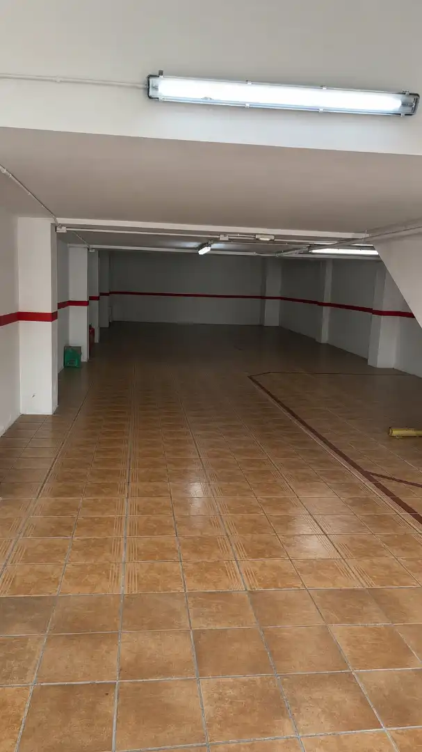 Parking de Piso en venta en Valencia con Trastero, Horno y Balcón