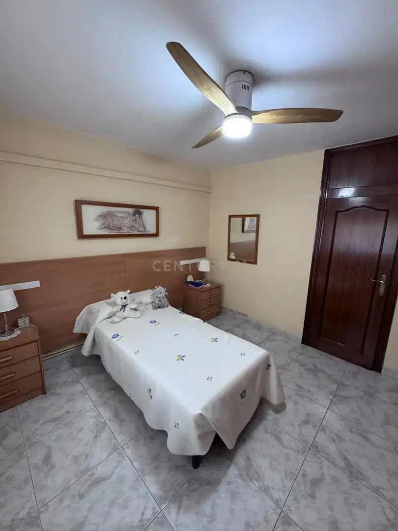 Habitación de Apartamento en venta en Badalona con Aire acondicionado y Balcón