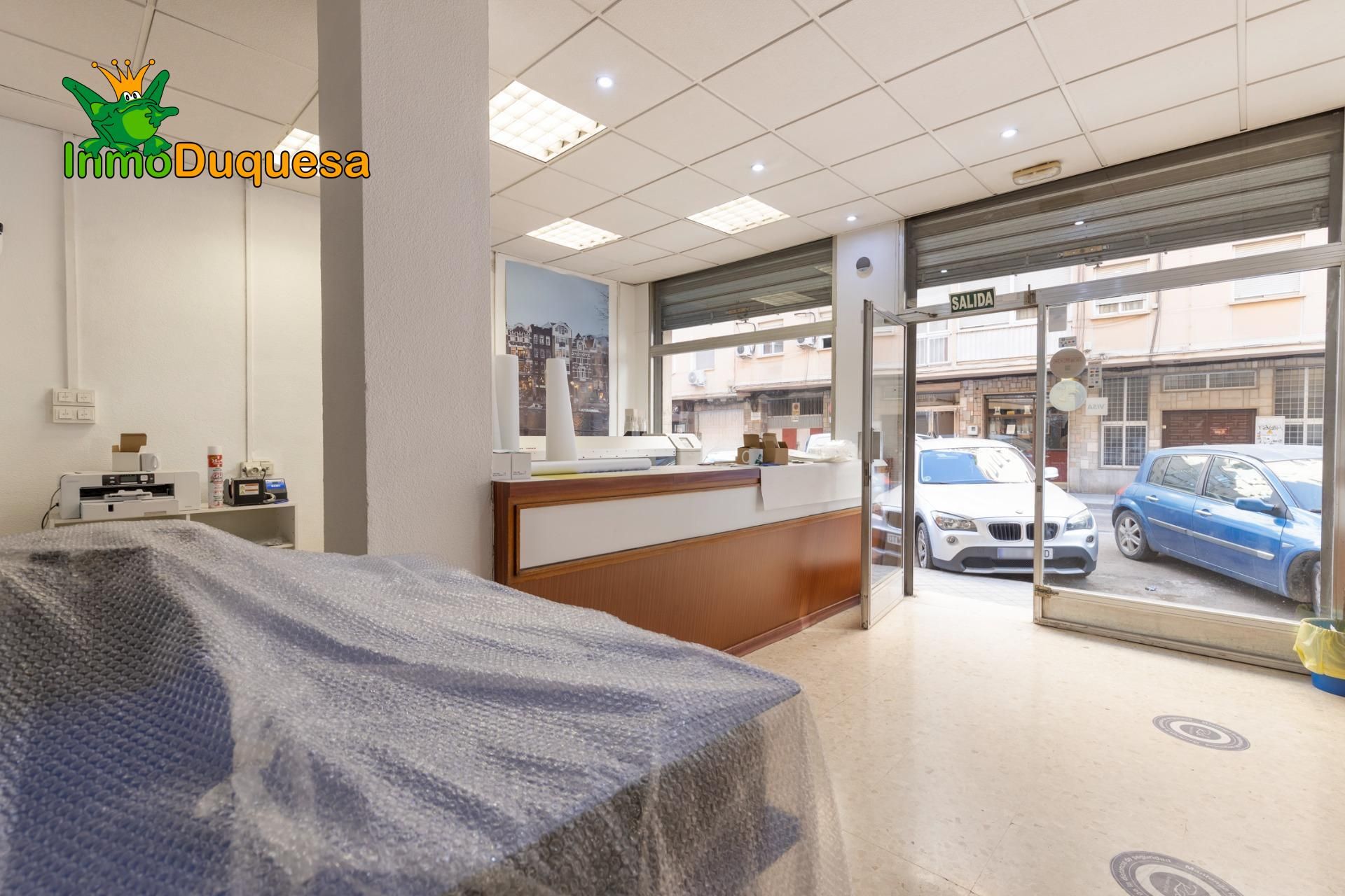 Local en venta en  Granada Capital
