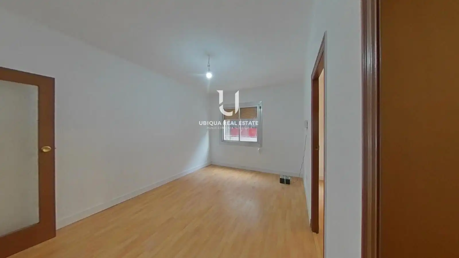 Bedroom of Flat for sale in L'Hospitalet de Llobregat  with Parquet flooring and Oven