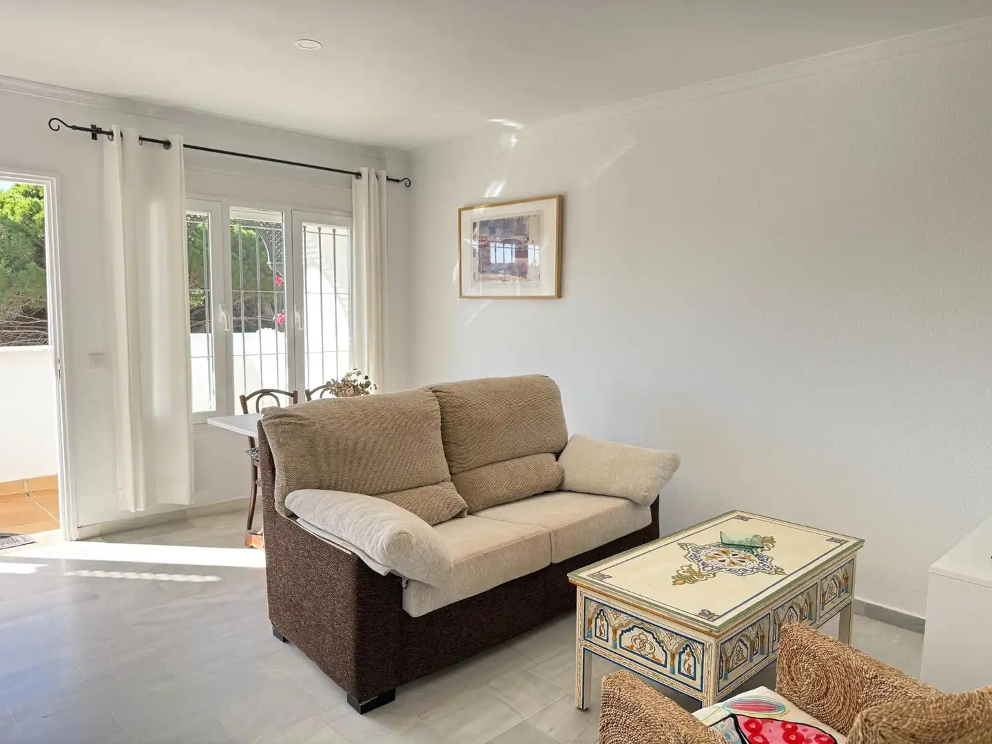 Living room of Apartments for sale in Chiclana de la Frontera  with Terrace, Furnished and Community pool