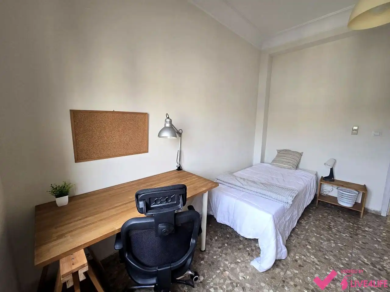 Bedroom of Flat for rent in Sevilla  with Air Conditioner, Terrace and Furnished