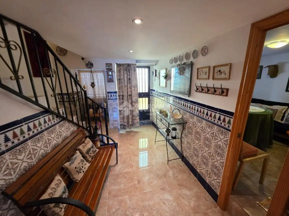 Habitatge amb terrassa en venda a Martos, imagen 2