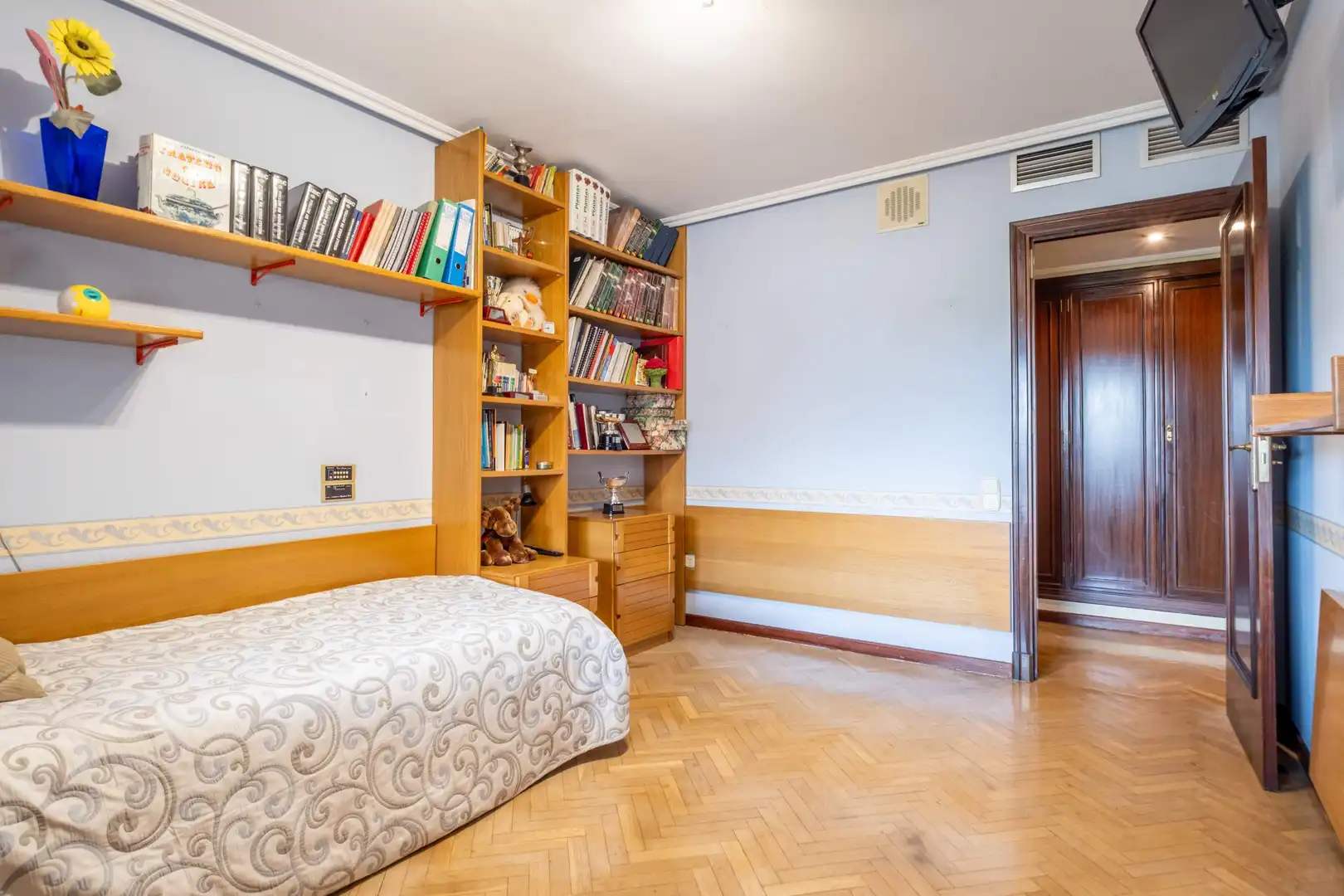 Schlafzimmer von Wohnung zum Verkauf in Zaragoza mit Klimaanlage, Heizung und Parkett