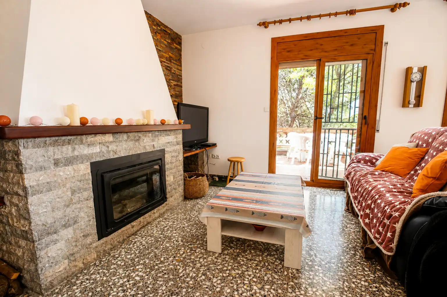 Sala de estar de Finca rústica en venta en Vilanova i la Geltrú con Jardín privado, Terraza y Balcón