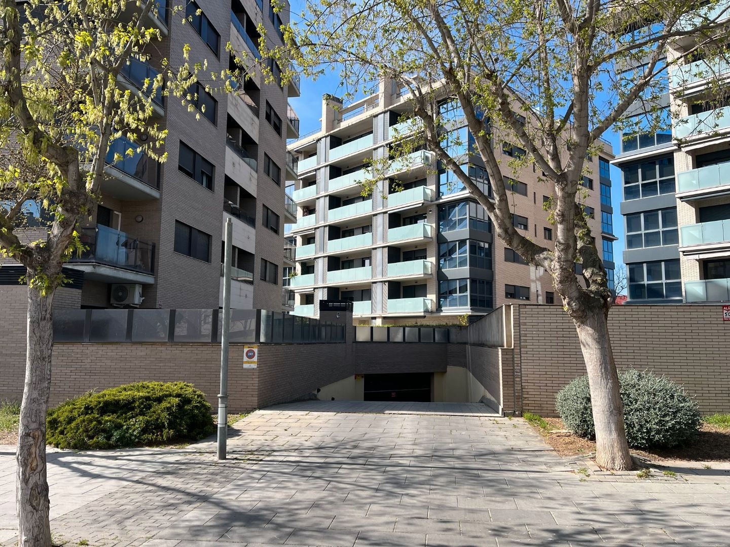 Vista exterior de Garaje de alquiler en  Lleida Capital