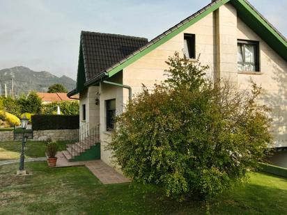 Exterior view of House or chalet for sale in Nigrán  with Heating, Private garden and Parquet flooring