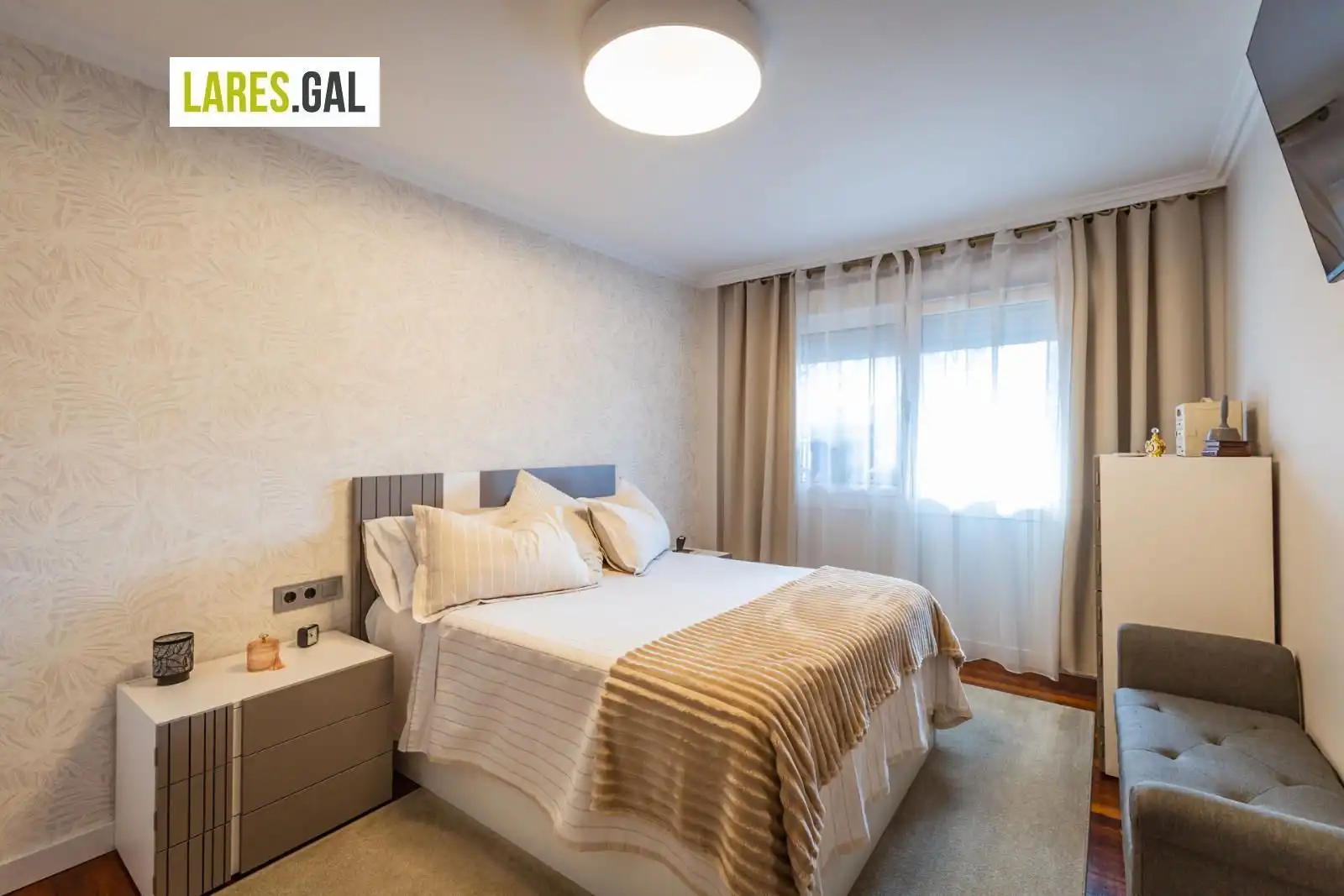 Habitación de Piso en venta en Cangas  con Calefacción, Parquet y Terraza