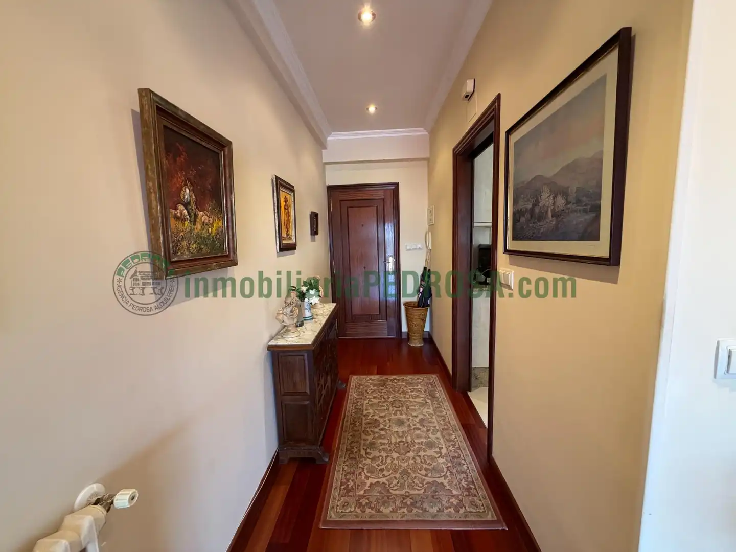 Apartamento en venta en JOAQUIN COSTA, Zona de Plaza de Barcelos