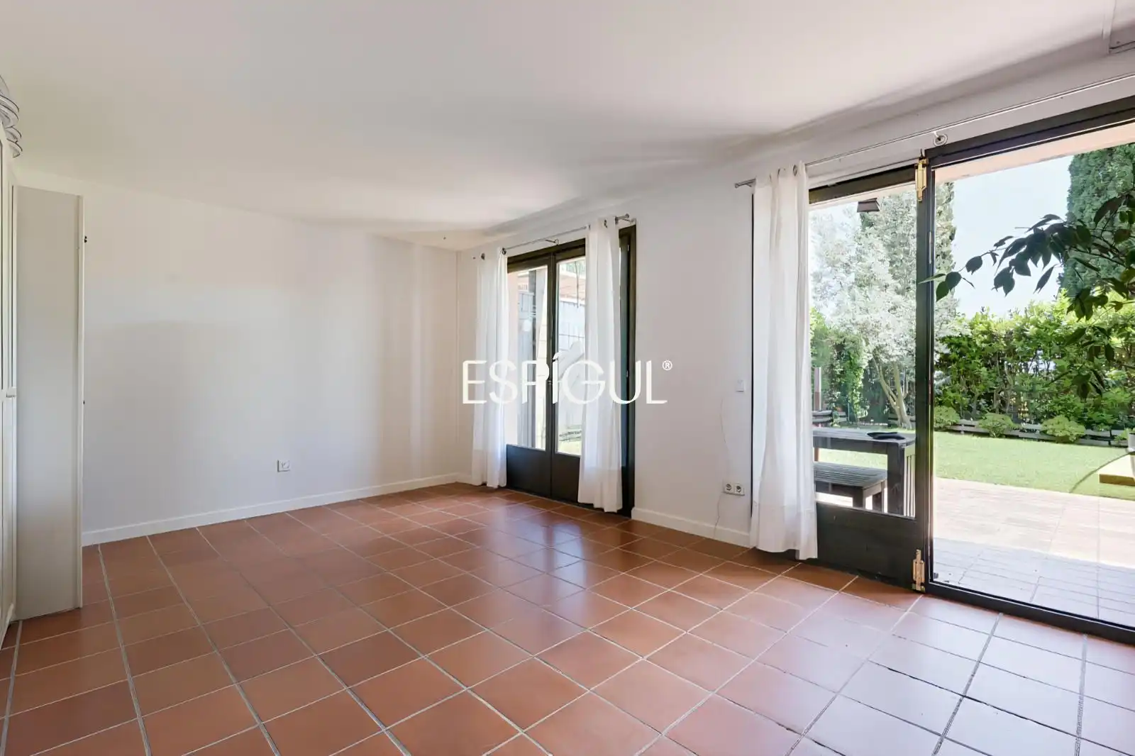 Sala de estar de Casa adosada en venta en Albons con Aire acondicionado, Calefacción y Jardín privado