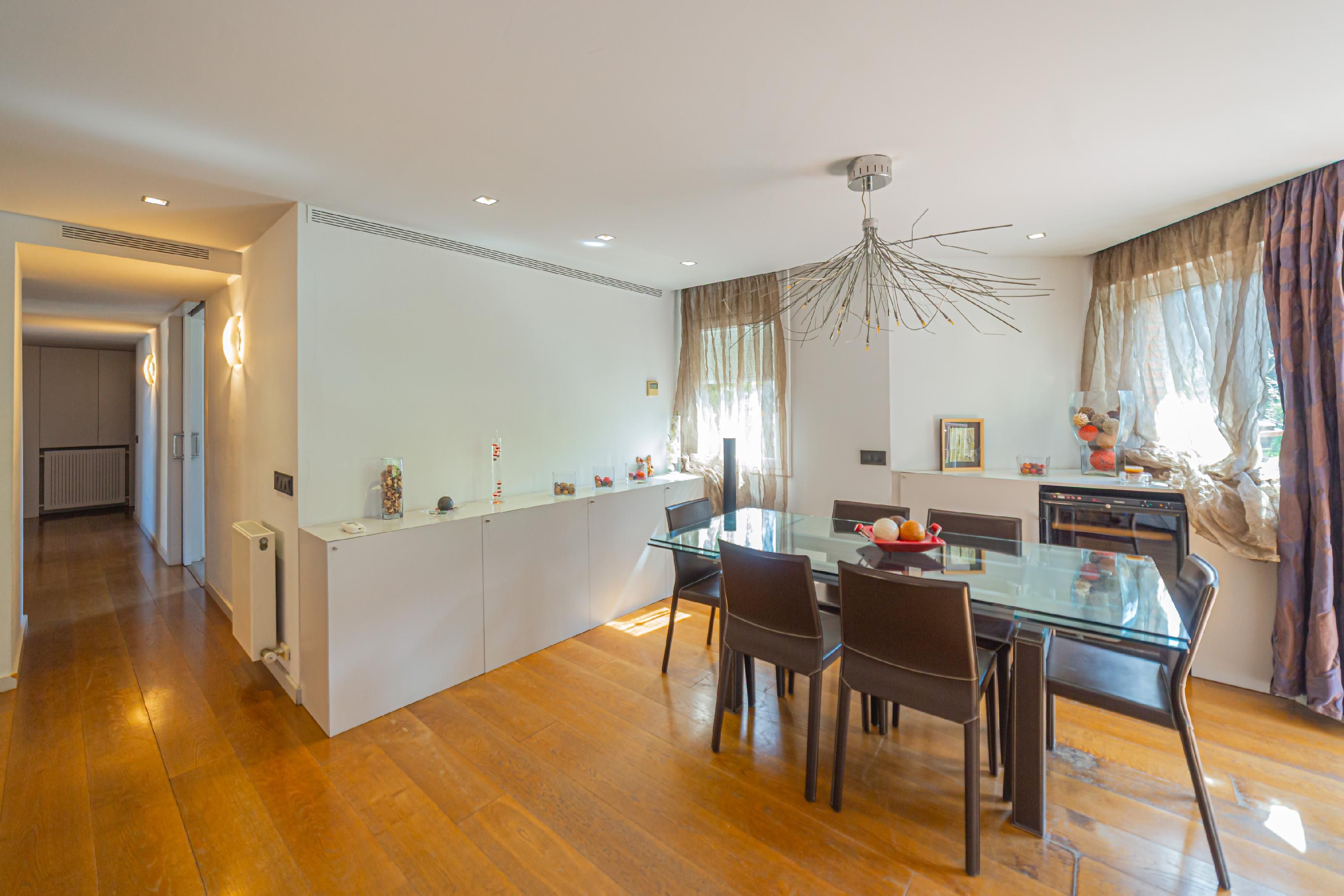 Comedor de Dúplex en venta en  Barcelona Capital con Aire acondicionado, Calefacción y Jardín privado