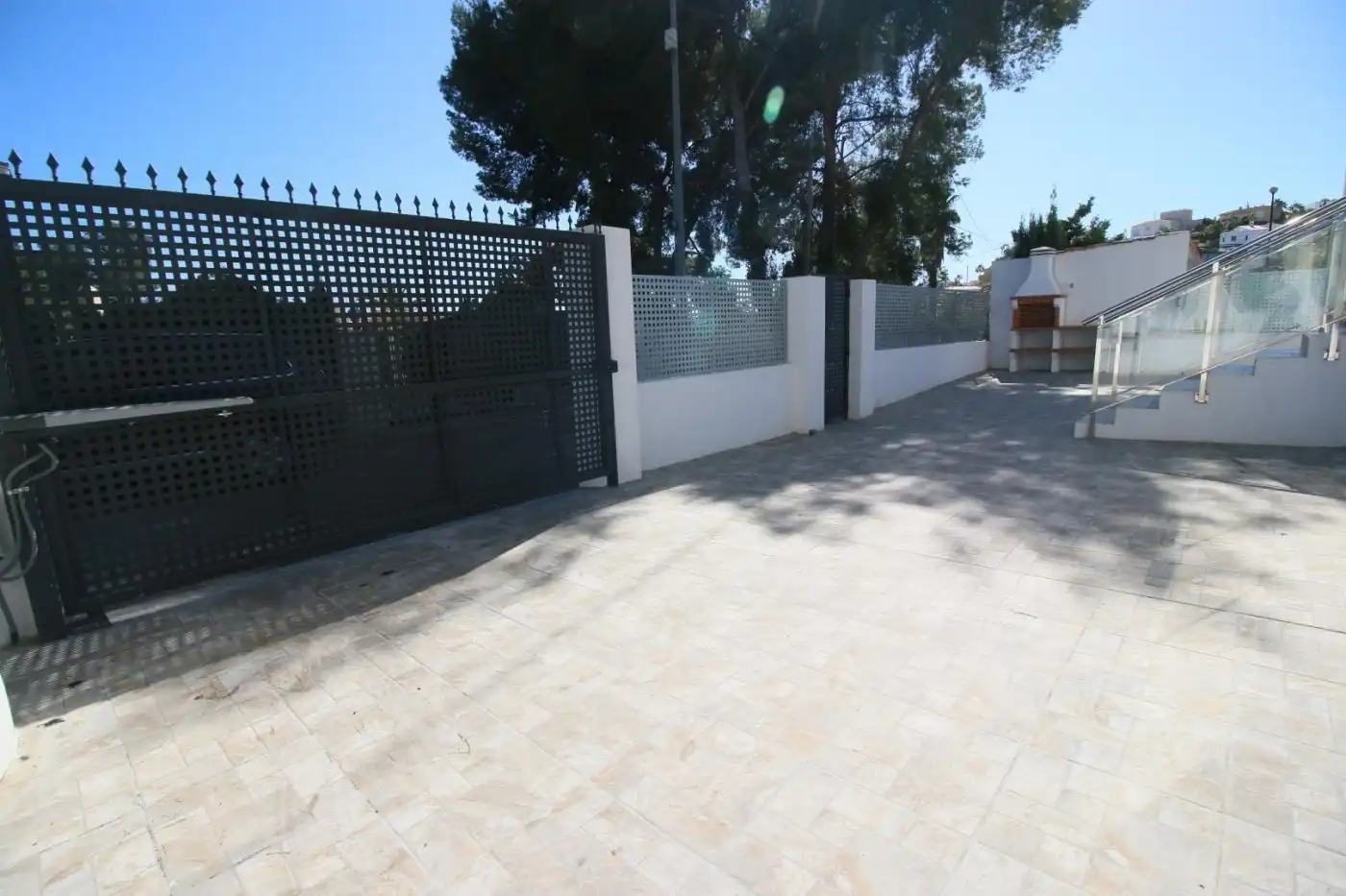 Vista exterior de Casa o chalet en venta en La Nucia con Aire acondicionado, Calefacción y Jardín privado
